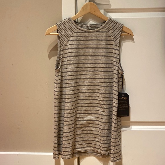 Tank top - Picture 1 of 2